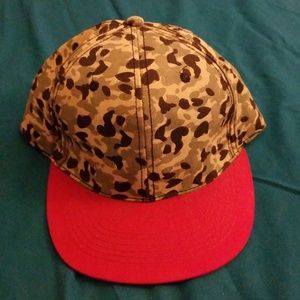 21Men Fatigue & Red Snapback